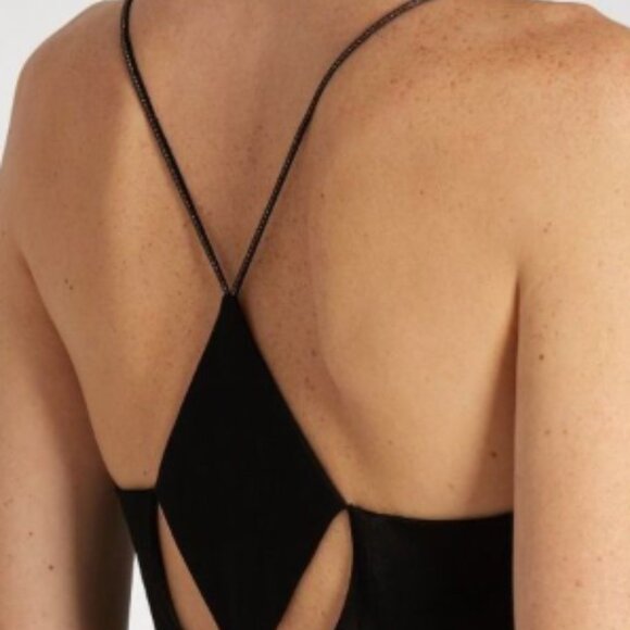 ISO (in search of) strappy dresses like these one in a size M or 4/6 - Picture 5 of 6